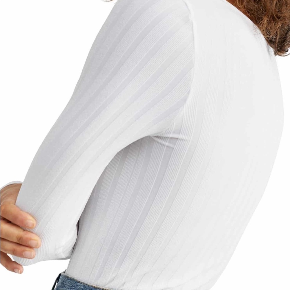 Women’s White Scoop Neck Long Sleeve Top *See Description* - Picture 3 of 8